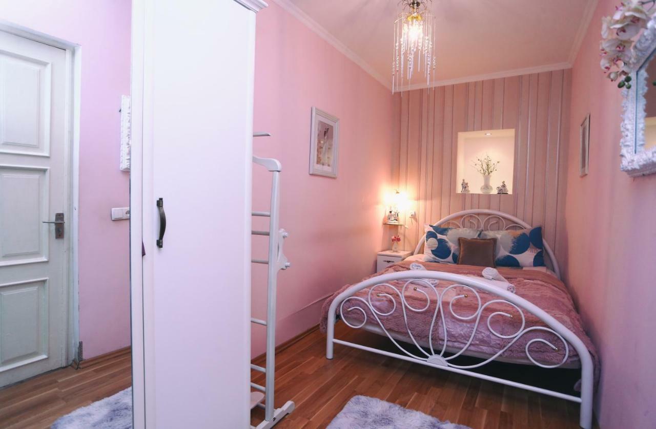 Apartment On Freedom Square Diuma Street Tbilisi Eksteriør billede