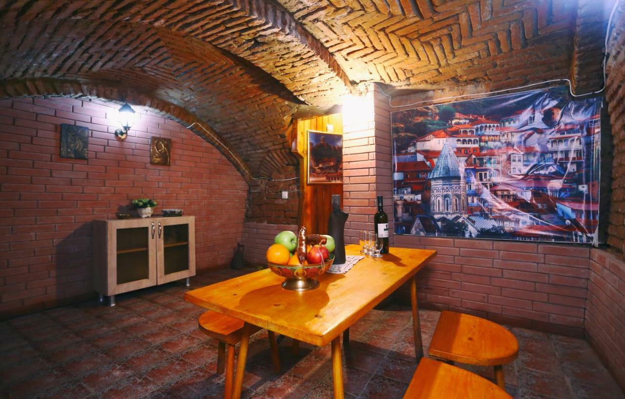 Apartment On Freedom Square Diuma Street Tbilisi Eksteriør billede